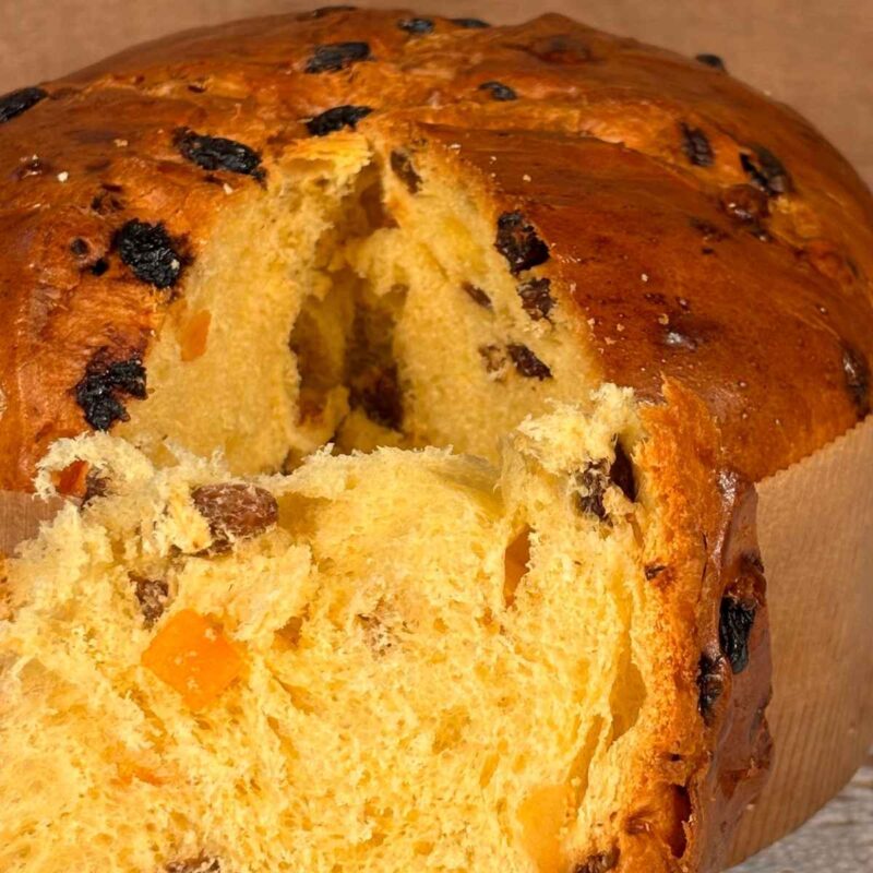 Panettone Tradizionale Sapori della Rocca da 1 kg con uvetta e canditi