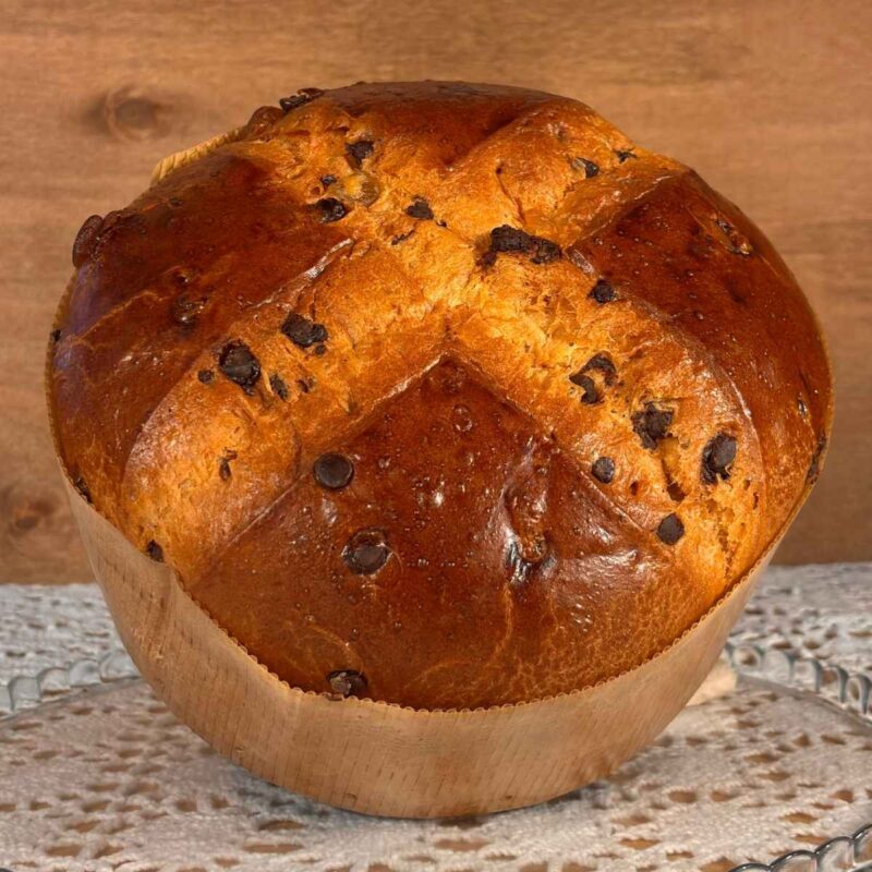 Panettone Pera e Cioccolato da 1 kg con pezzetti di pera disidratata e gocce di cioccolato