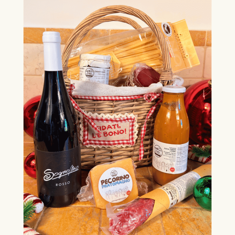 L'Arte di Stare Bene, cesto regalo Sapori della Rocca in vimini con vino Sogno Mio, spaghetti, Ragù Chiantigiano, vellutata di zucca, pecorino, Bastone del Nonno e Lonzino